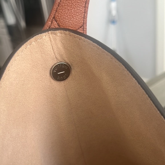 Lois Vuitton shoulder bag - Picture 5 of 12